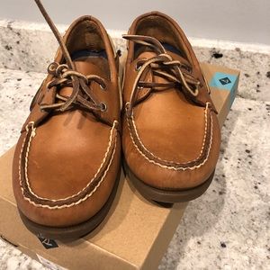 Men’s SOFT Leather Size 9.5 Sperry boat shoes